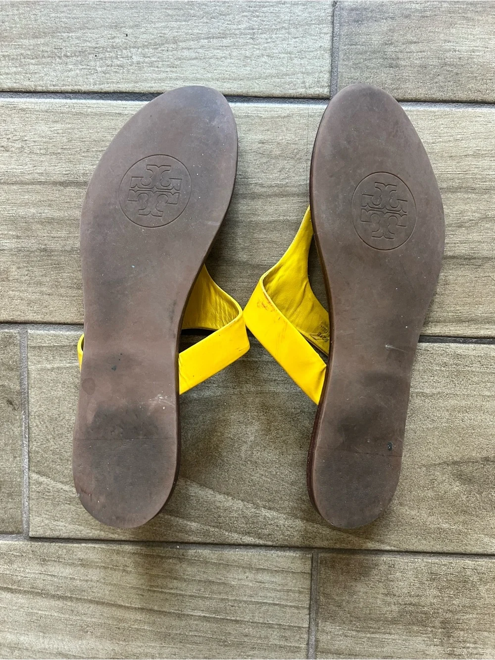 Tory Burch Yellow Patent Leather Logo Thong Sandals